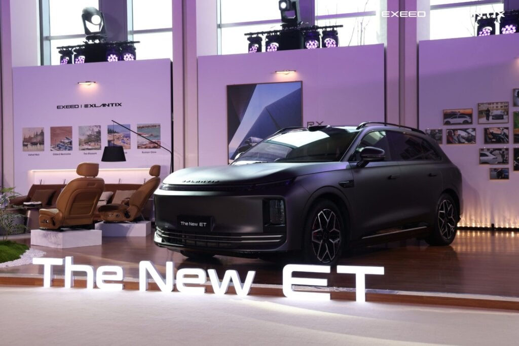 Facelifted Exlantix ET SUV on display at the Exeed summit in Shanghai