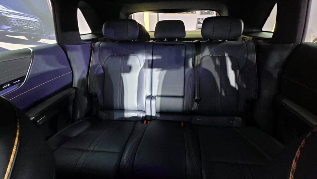 Rear seat of the facelifted Exlantix ET