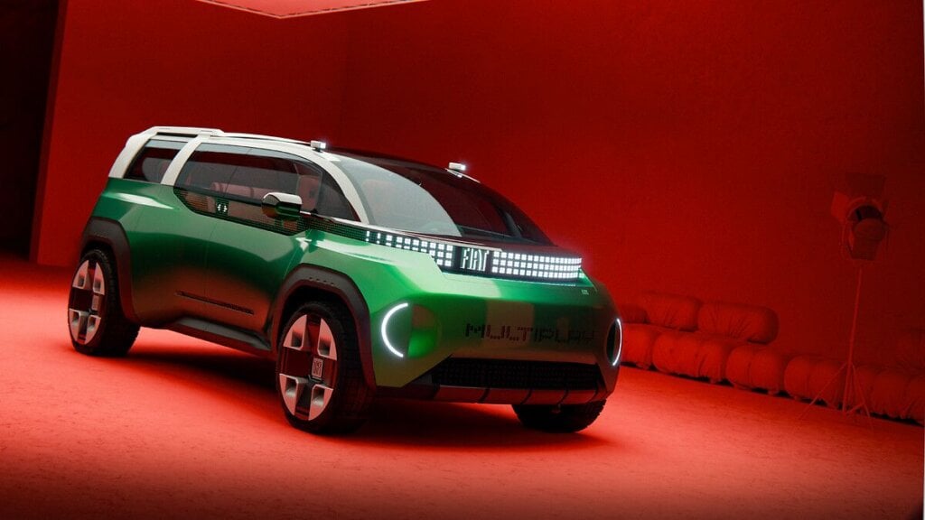 Fiat Multiplay concept with rear spoiler turned into a bike rack