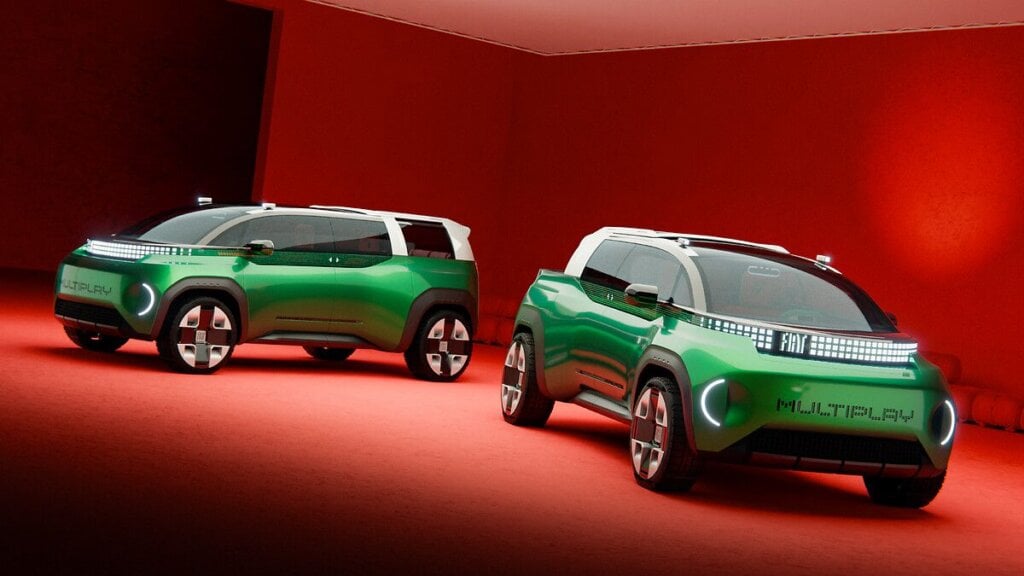 Two Fiat Multiplay concepts in green on display in Paris