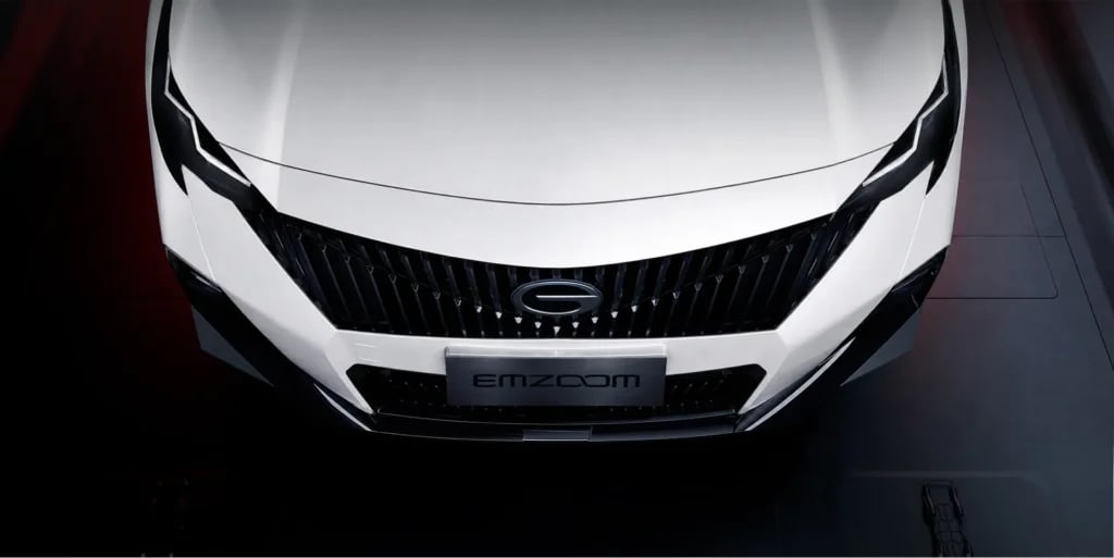 Front grille and bonnet of the white GAC EMZOOM Lite