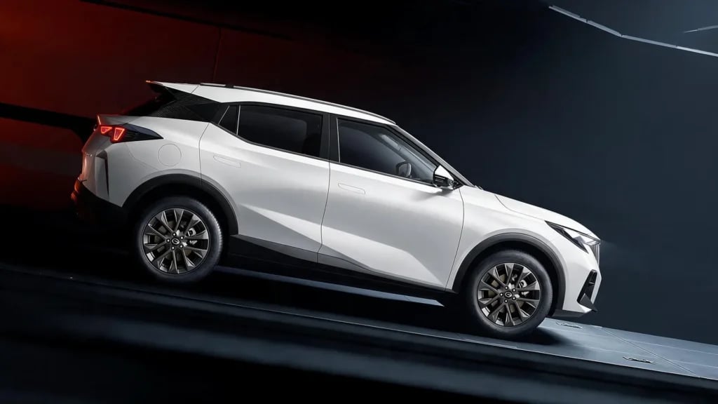 White GAC EMZOOM Lite in side profile