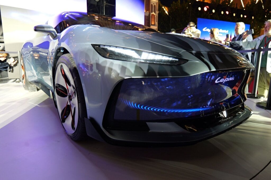 Close-up of the Lepas Aura concept headlight and front light screen