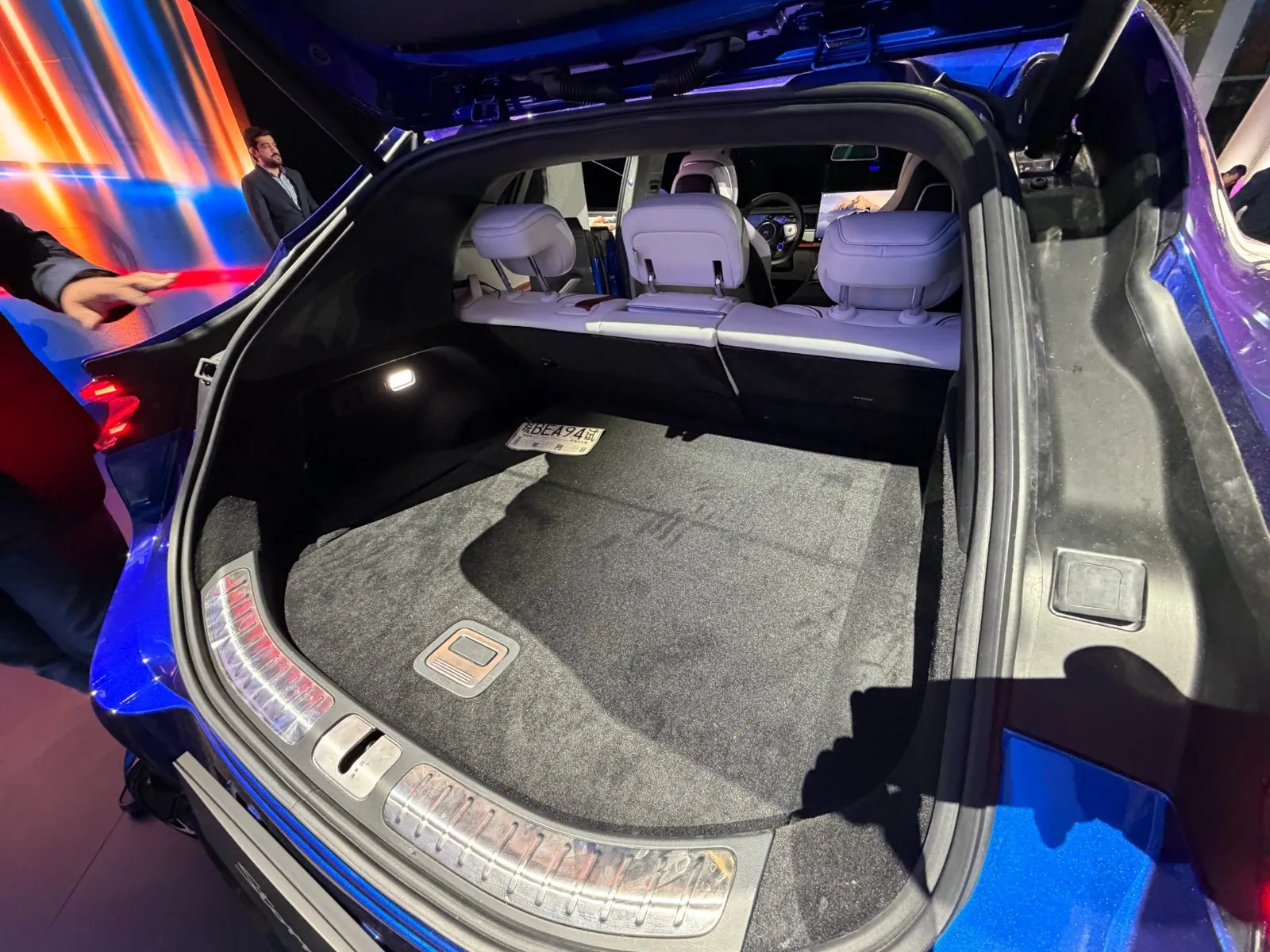 Luxeed Stormax boot space
