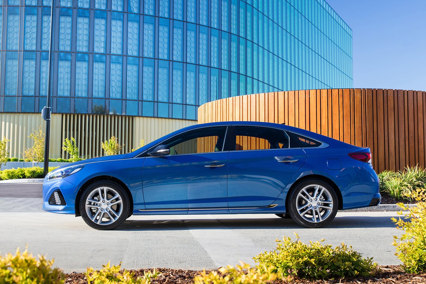 hyundai sonata side