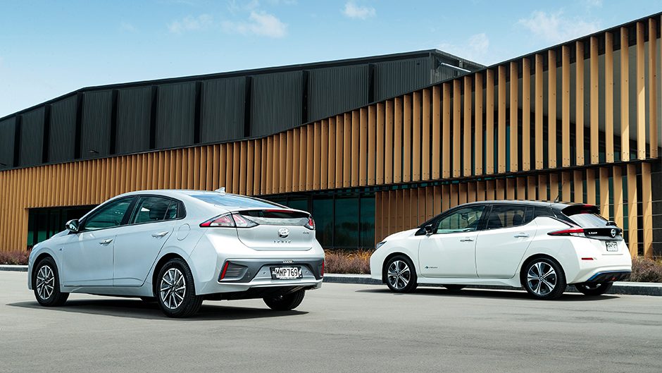 Nissan Leaf vs Hyundai Ioniq rear static