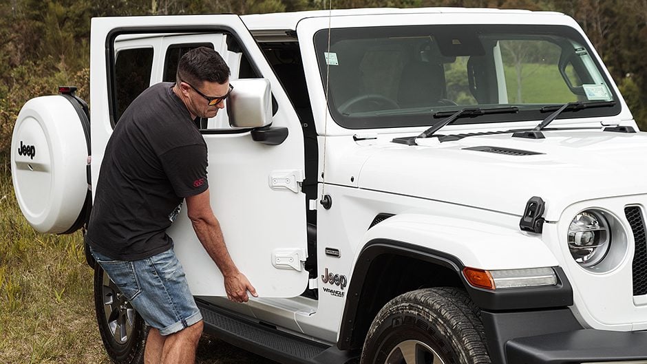 2019 Jeep Wrangler Overland Unlimited removing doors