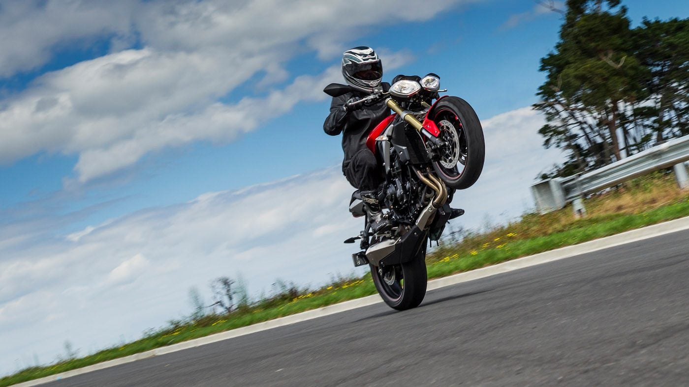 Triumph Street Triple 660 ABS wheelie