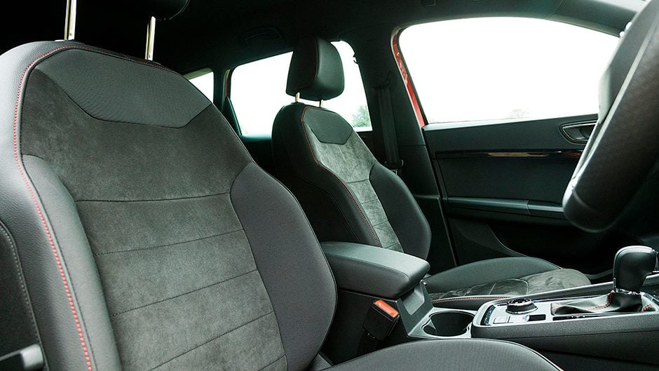 2018 Seat Ateca FR 4Drive seats