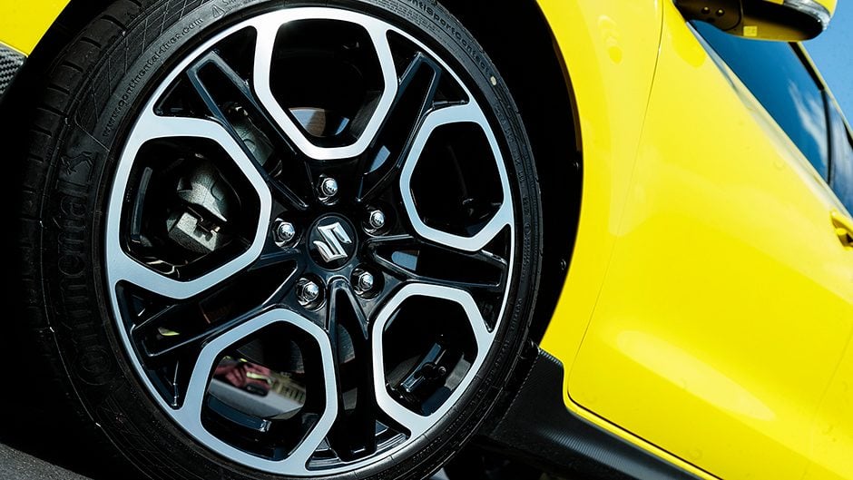 2018 Suzuki Swift Sport wheel