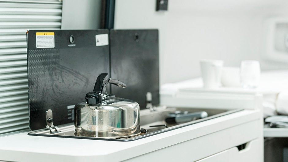 2020 Volkswagen Grand California 600 stovetop with kettle