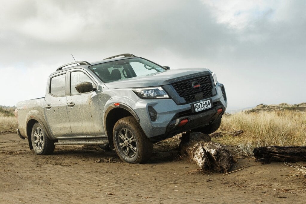 Nissan Navara Pro 4X crawling on log