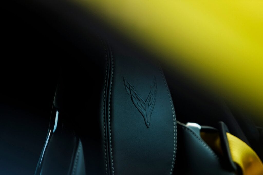 Chevrolet Corvette Stingray 3LT headrest