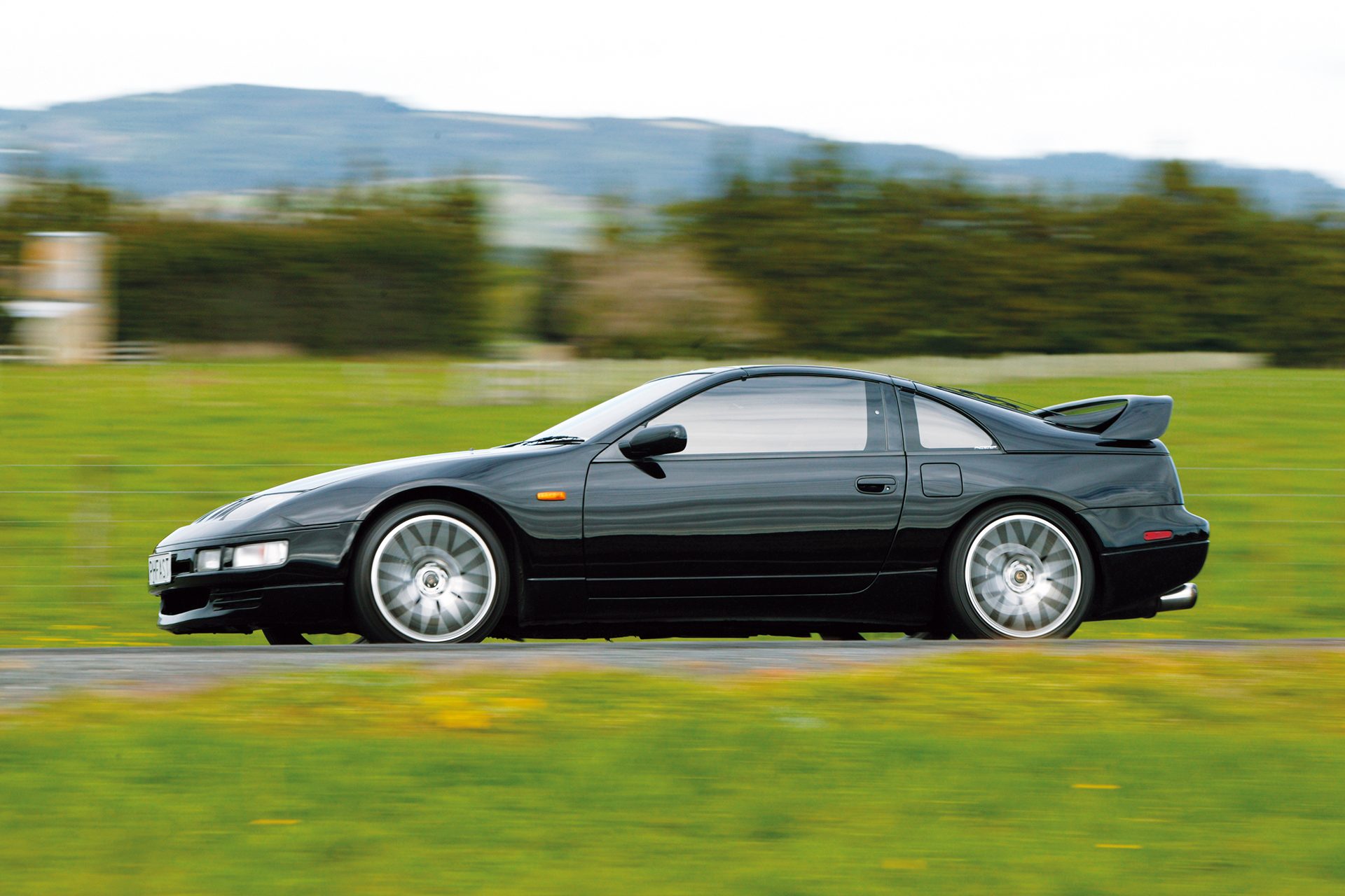 1991 Nissan 300ZX vs 1996 Mitsubishi GTO comparison – Auto Trader NZ