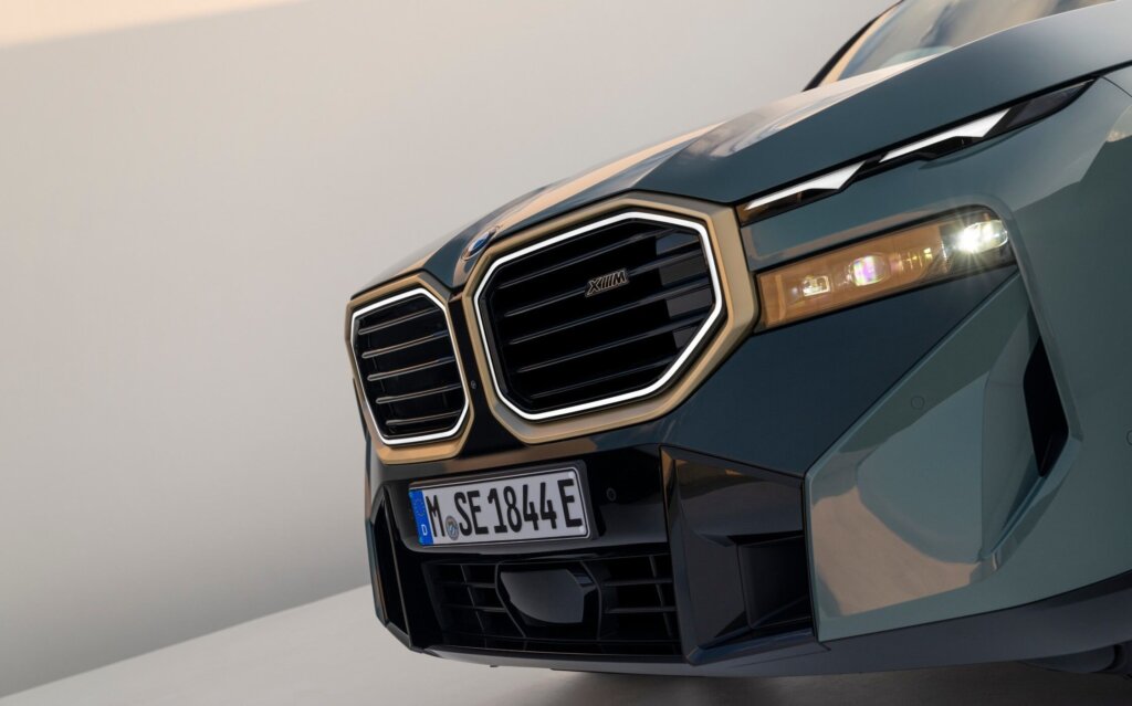 BMW XM SUV front grille detail close-up