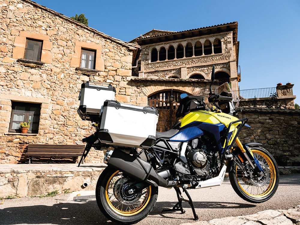 Suzuki V-Strom 800DE in front of old building