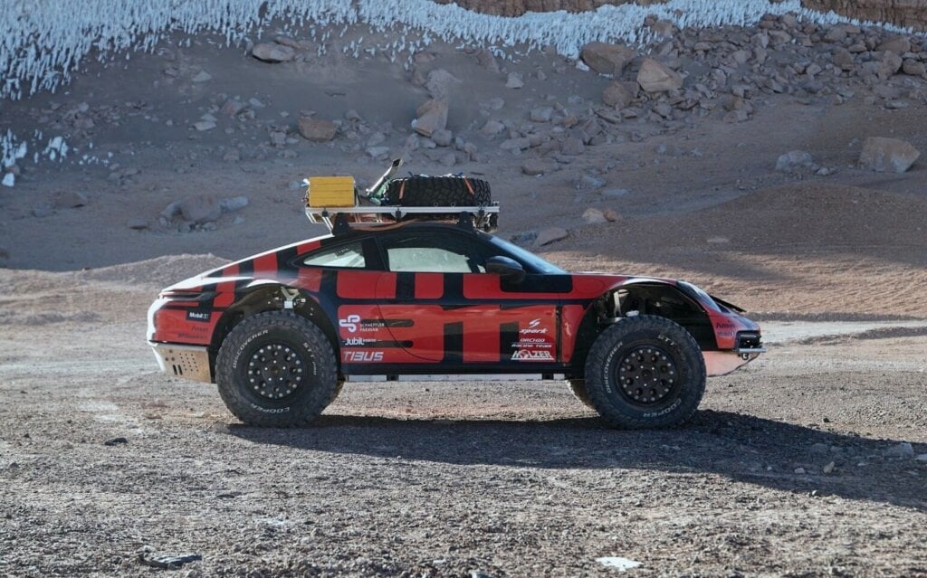 Porsche 911 off-road side view