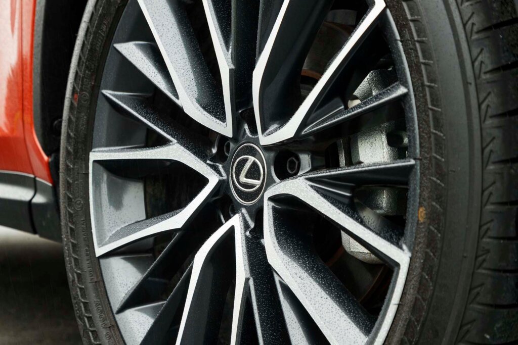 2022 Lexus NX 350h Limited wheel