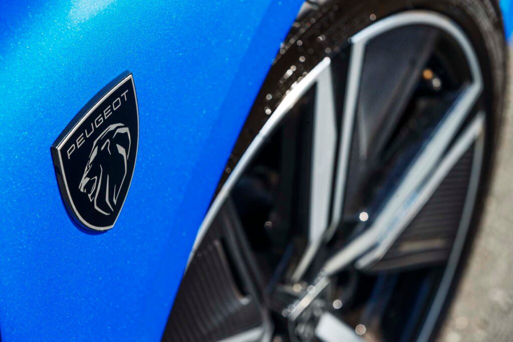 Peugeot 308 GT badge