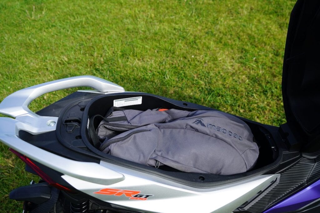 2022 Aprilia SR GT 200 underseat storage