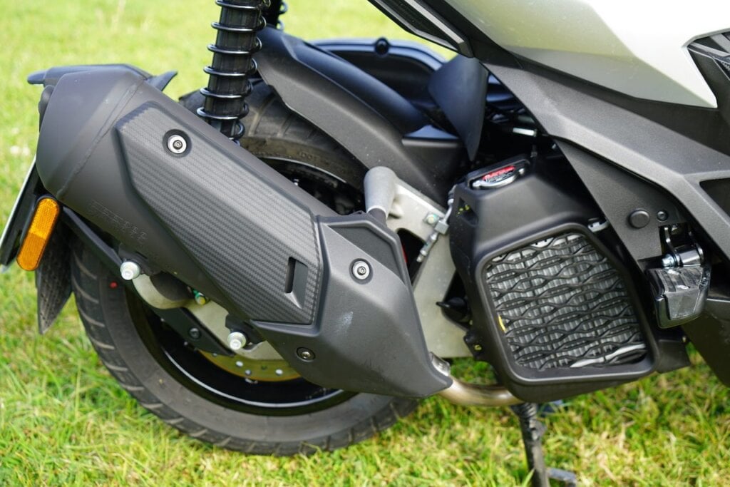 2022 Aprilia SR GT 200 exhaust