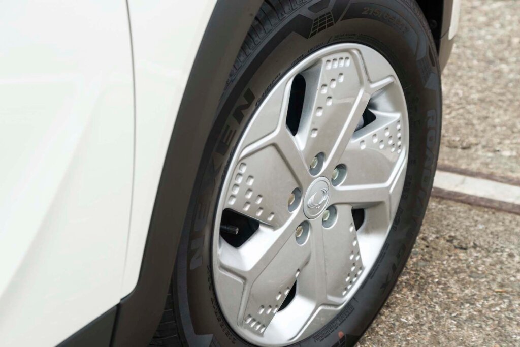 SsangYong Korando e-Motion wheel