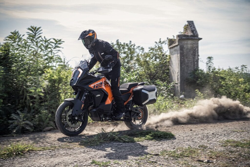 KTM Super Adventure S kicking up dust