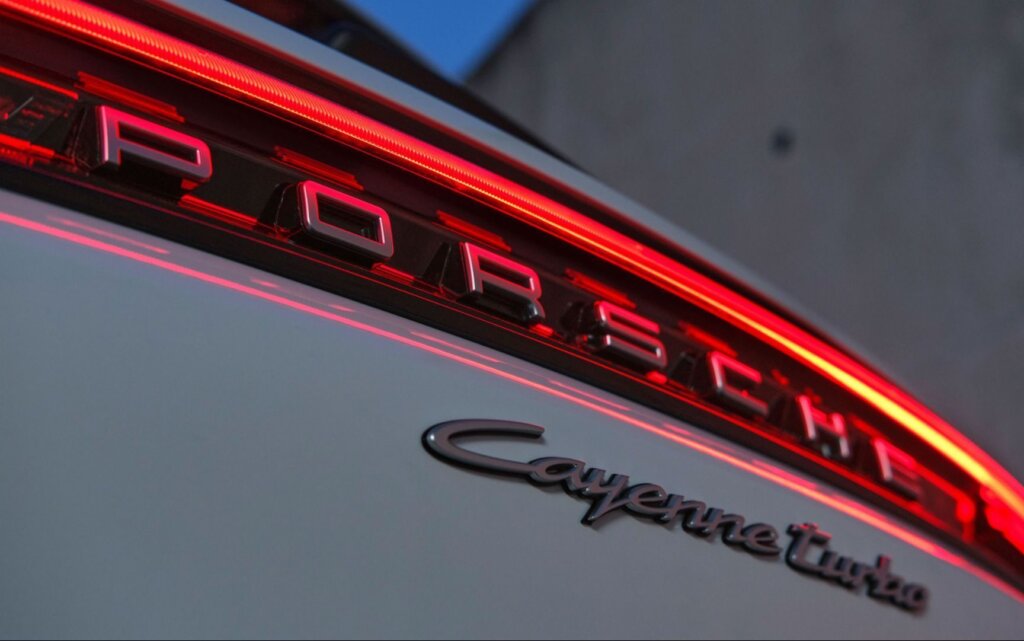 Porsche Cayenne Turbo E-Hybrid badges