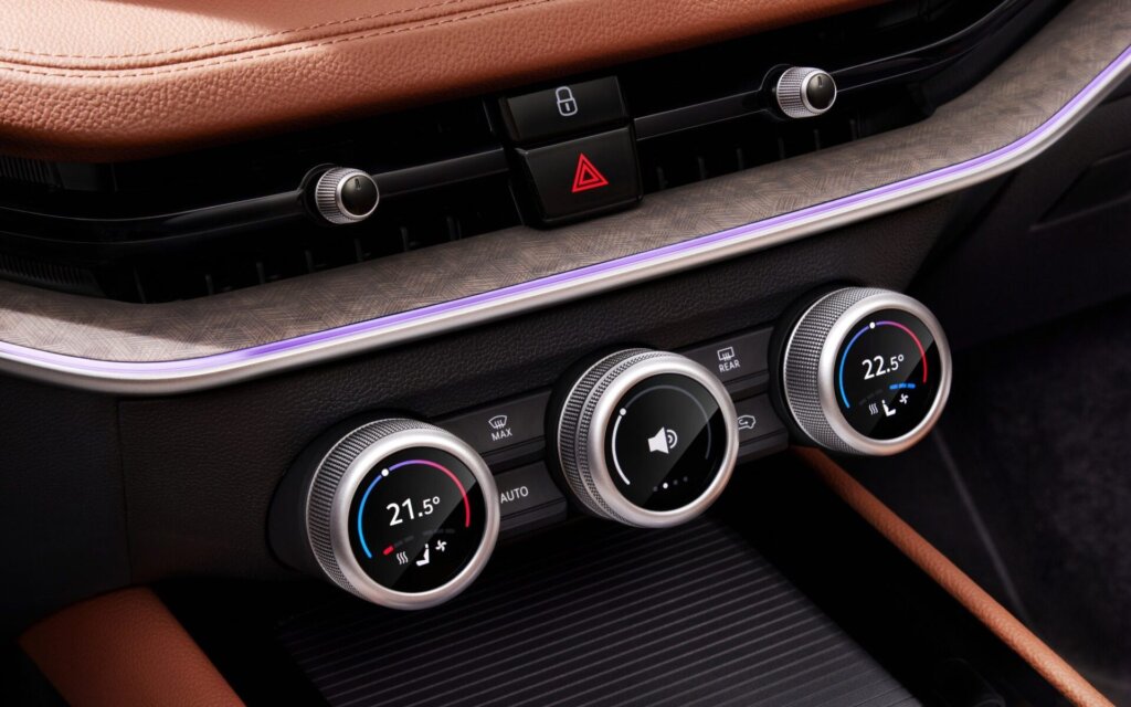 Skoda Superb Smart Dials