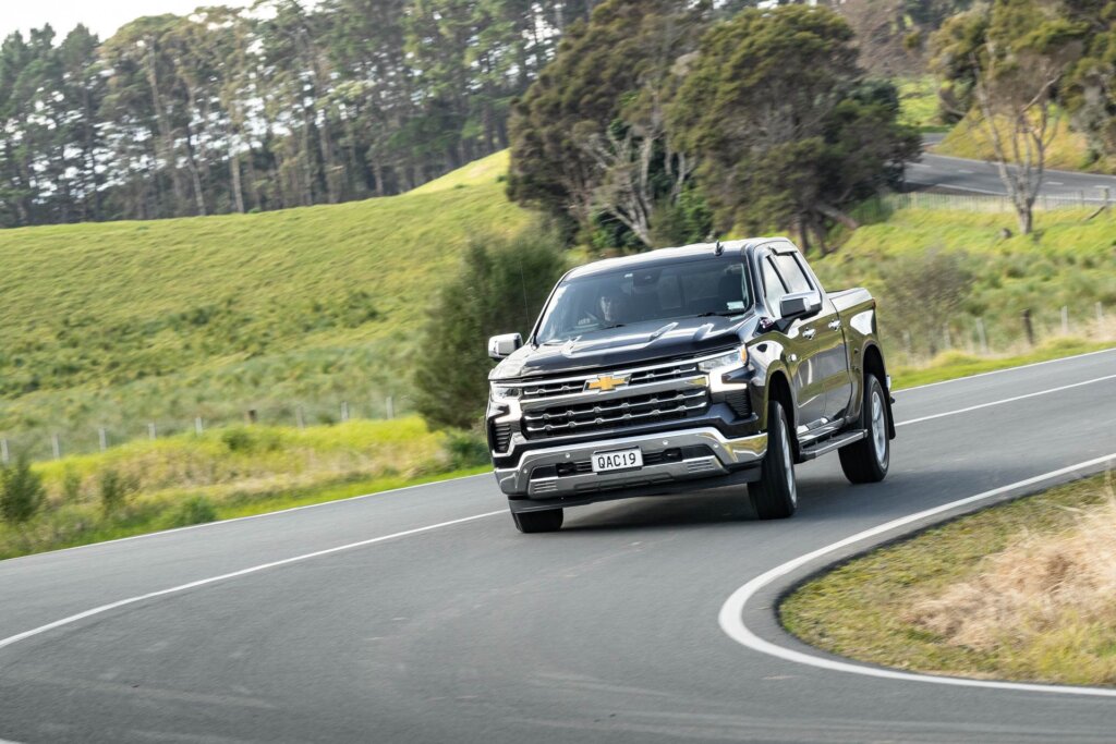 Chevrolet Silverado 1500 LTZ Premium Z71 takes a corner