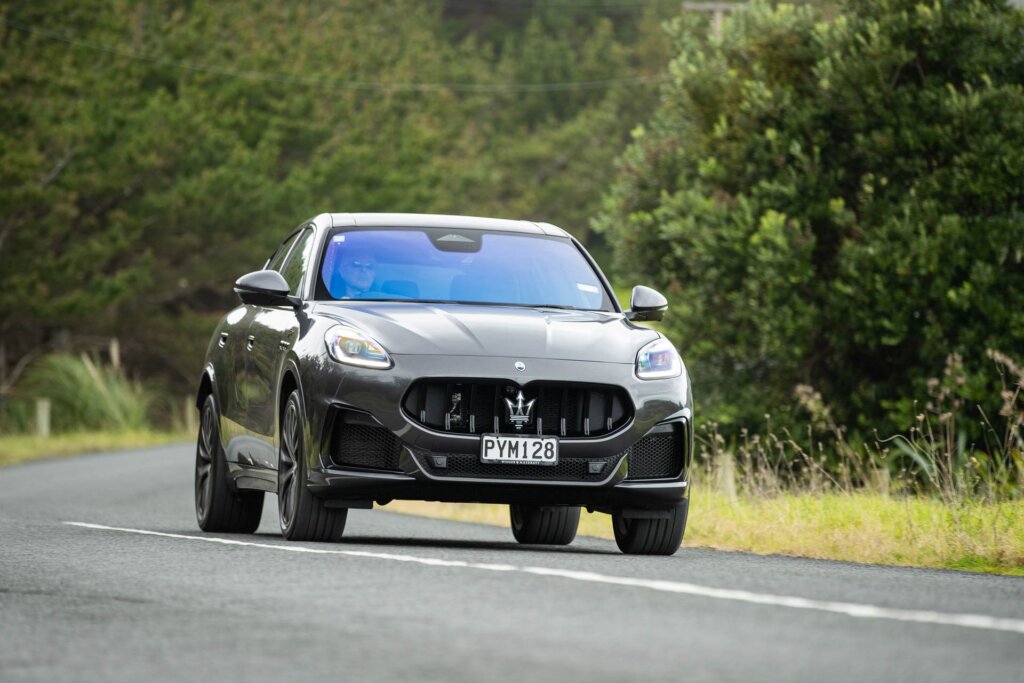 Front dynamic shot of the Maserati Grecale Trofeo