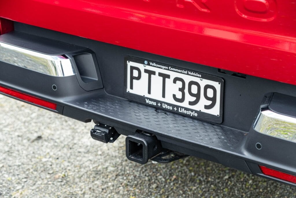 Volkswagen Amarok rear step
