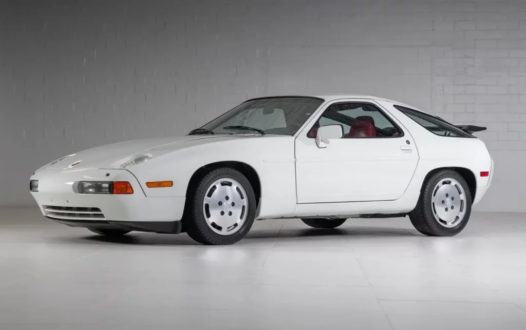 1987 Porsche 928 S4 in The White Collection