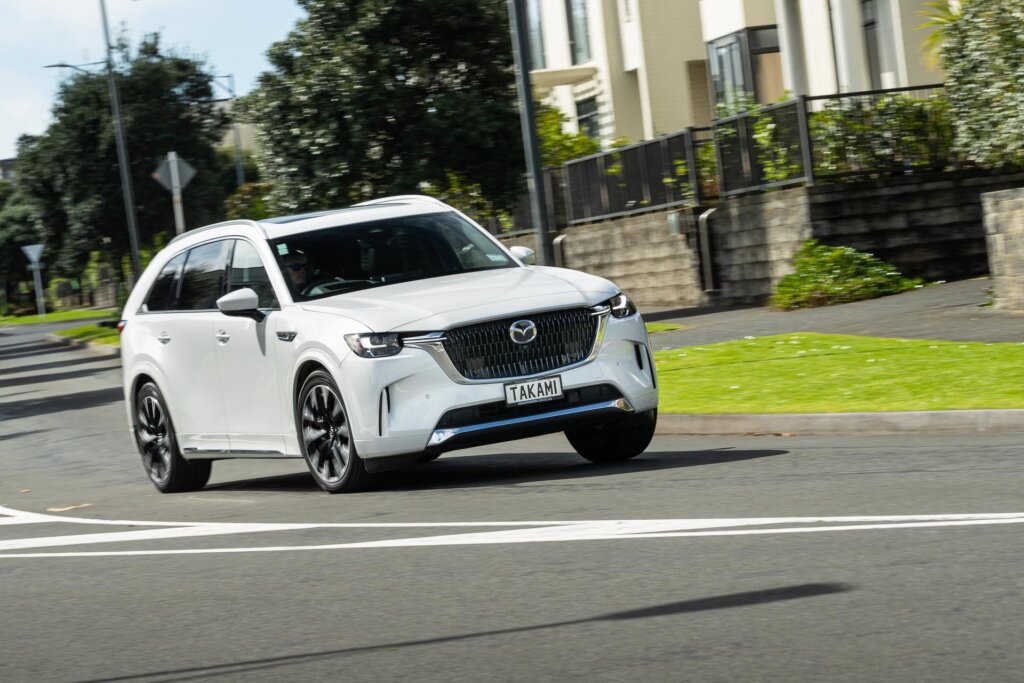 Mazda CX-90 Takami Kuro