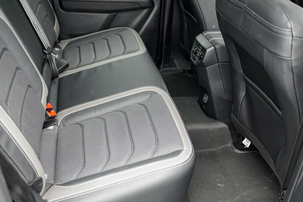 Rear seat space in the Volkswagen Amarok Aventura