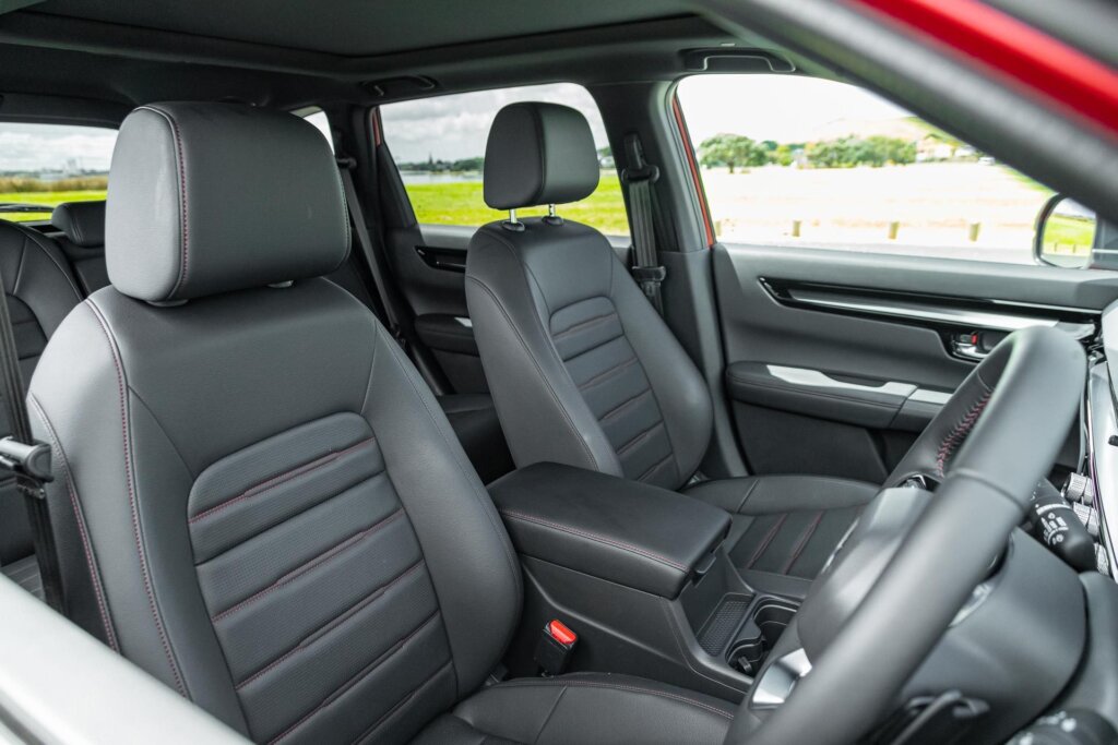 Front seats in the Honda CR-V RS