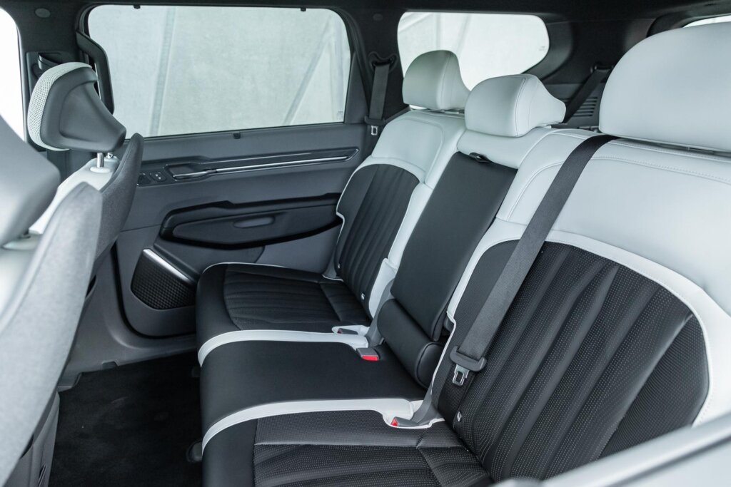Kia EV9 GT-Line middle seat row