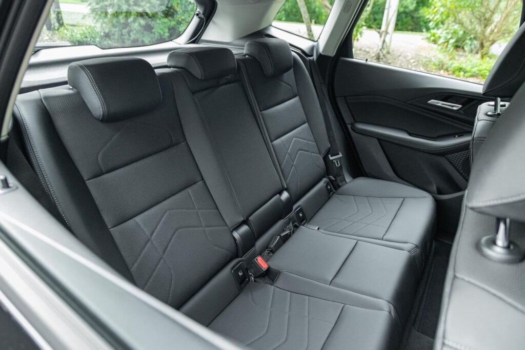 Rear seat space in the BMW 225e