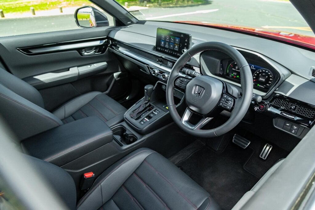 Honda CR-V RS front interior wide view