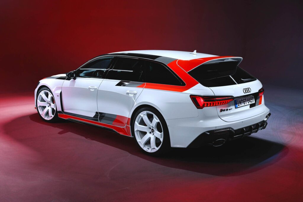 2024 Audi RS 6 Avant GT rear three quarter view