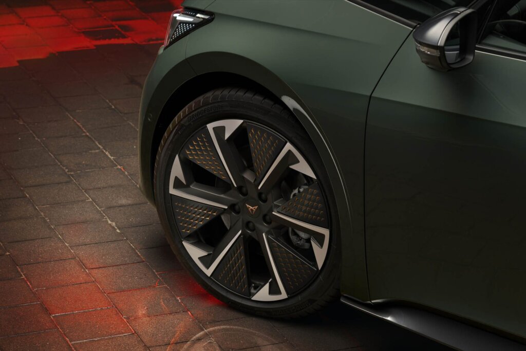 2025 Cupra Born VZ wheel close up view