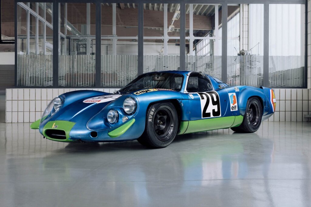 Alpine A220 longtail race car front three quarter view