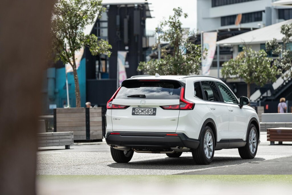 Rear quarter shot of the Honda CR-V Sport 7