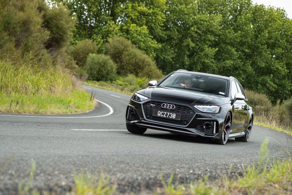 Audi RS 4 B9 cornering at pace