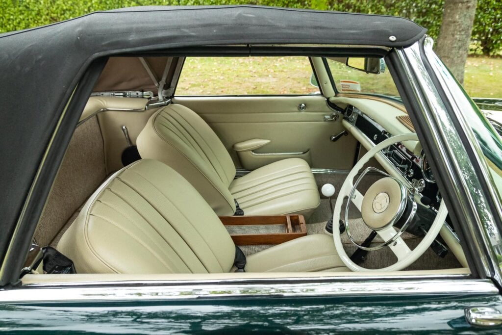 Mercedes-Benz 230 SL Pagoda interior side profile
