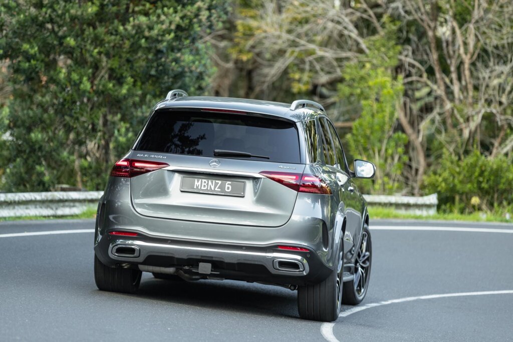 Mercedes-Benz GLE 450 d 4MATIC cornering, shown from the rear