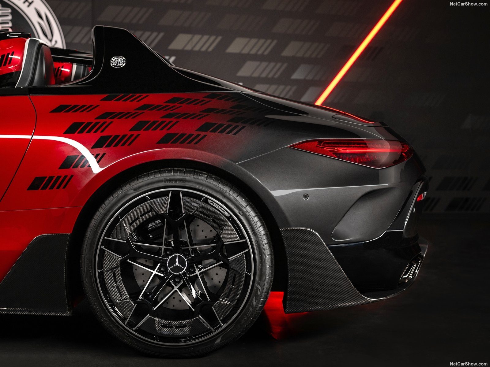 Aero wheels of PureSpeed Concept.