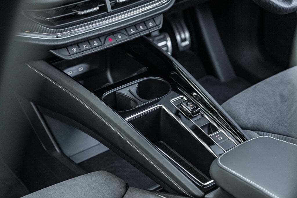 Centre console of the Skoda Enyaq Sportline 80
