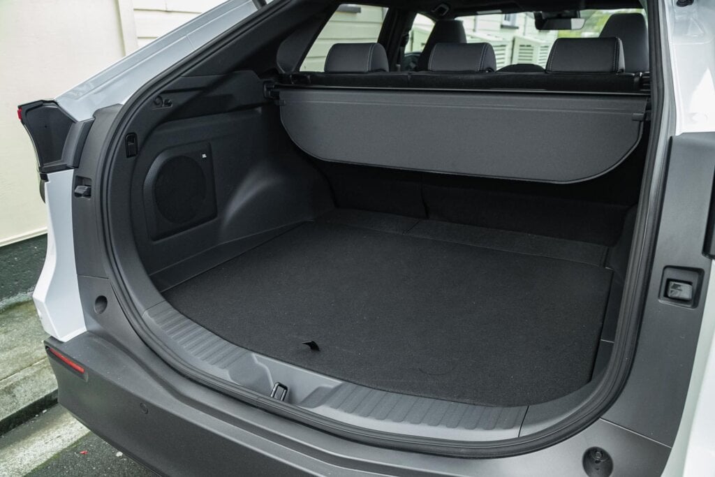 Toyota bZ4X Pure boot space