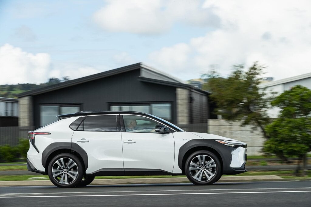 Toyota bZ4X Pure side profile panning shot